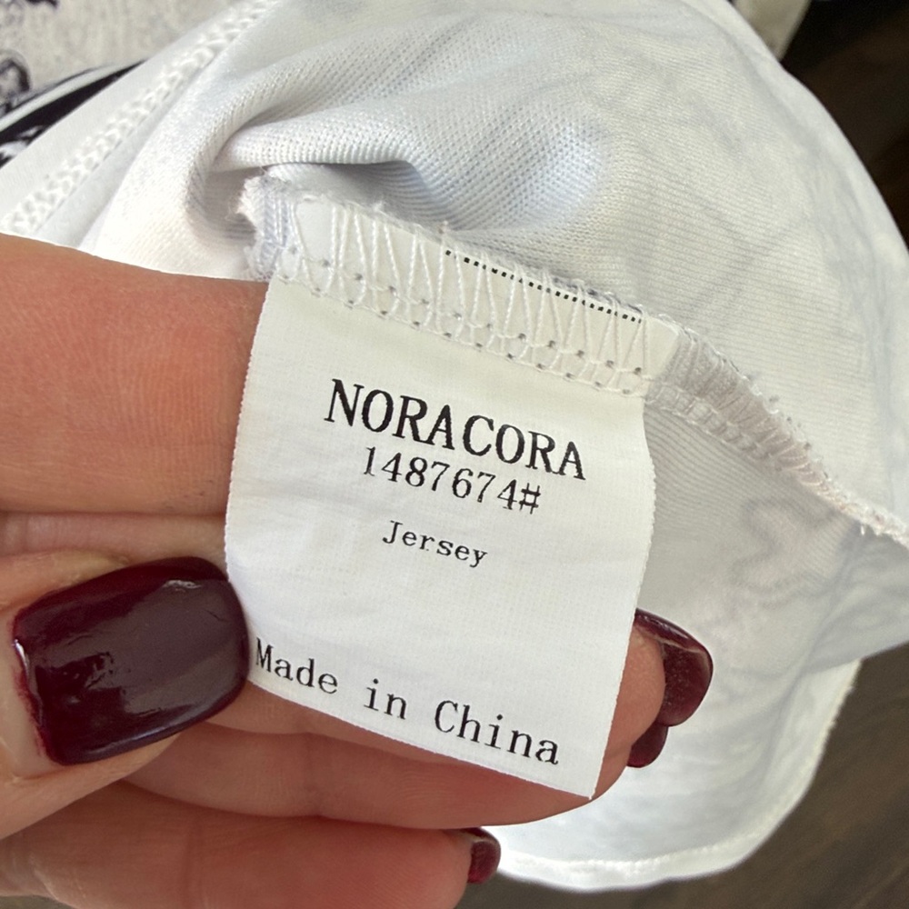 Noracora Sleeveless White and Navy Floral Casual Dress - Size Medium - Picture 8 of 9